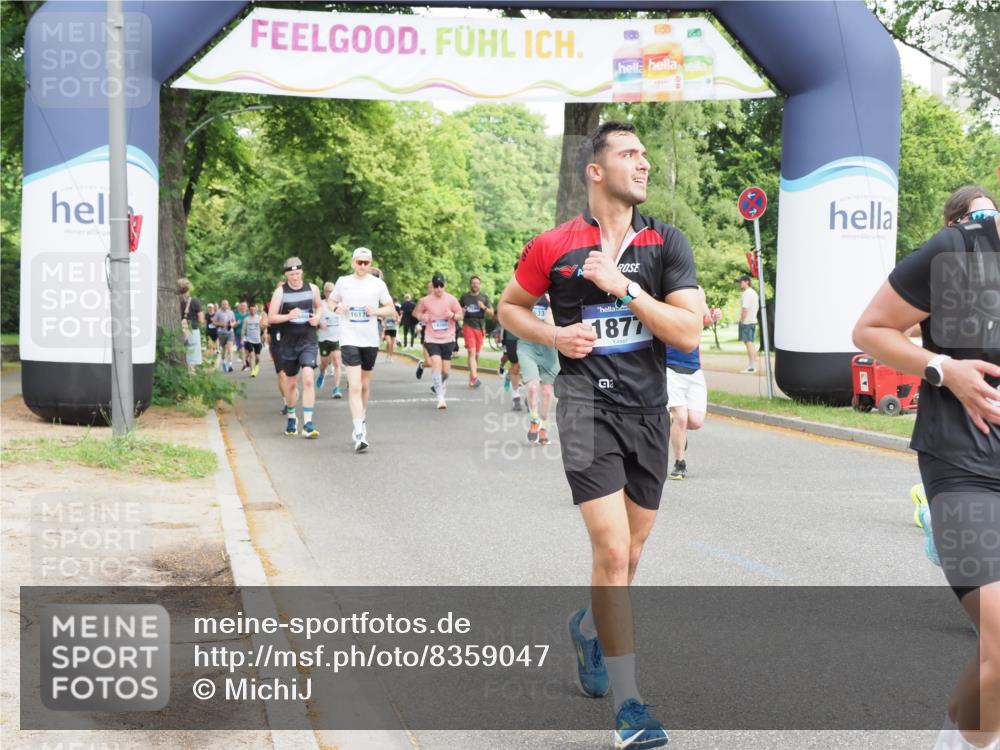 29.06.2025 - hella hamburg halbmarathon MichiJ http://msf.ph/oto/8359047 29.06.2025 10:42:26 Zwischen KM18-KM19 1834, 1877, 3794, 6891, 7976, 11638, 12523, 12858, 16008, 16108, 16176, 16334, 17603 meine-sportfotos.de