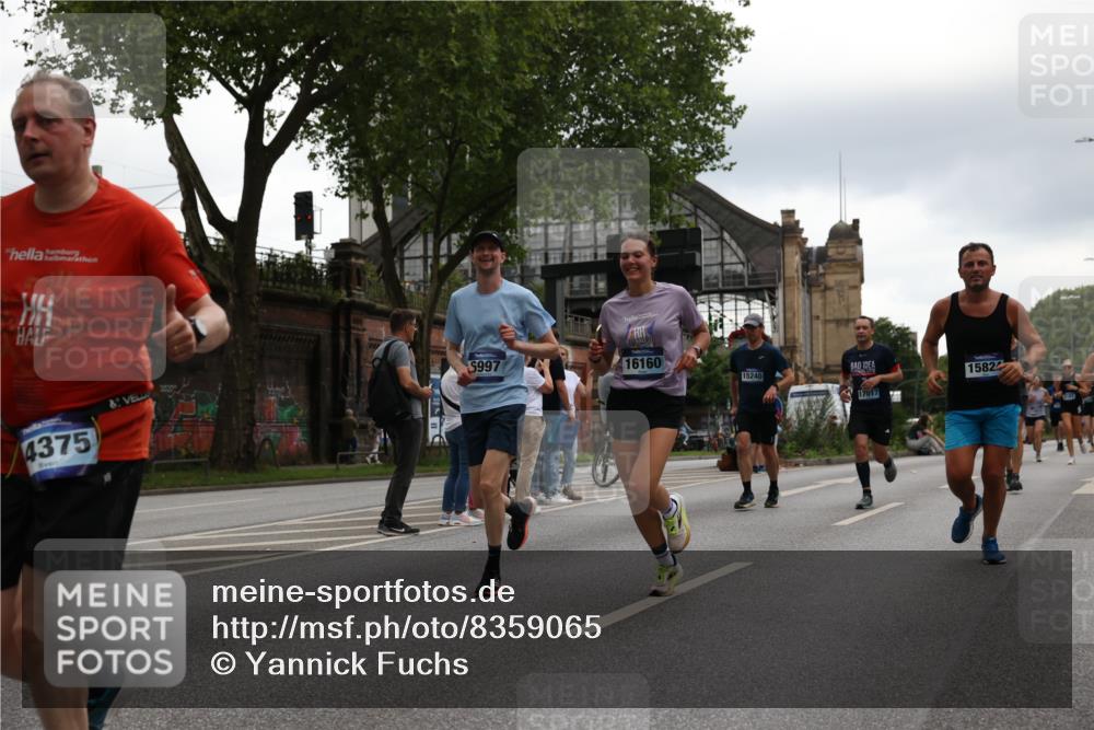 29.06.2025 - hella hamburg halbmarathon Yannick Fuchs http://msf.ph/oto/8359065 29.06.2025 10:53:09 20KM 1285, 1642, 2006, 2348, 2584, 2677, 2957, 2978, 3181, 3279, 3983, 4088, 4592, 5347, 5633, 5885, 6087, 6202, 6208, 6220, 6438, 6636, 6997, 7031, 7223, 7476, 8290, 8929, 9655, 10036, 10759, 10896, 10943, 11935, 11938, 12206, 12261, 12564, 12633, 12862, 13407, 13583, 13761, 14375, 14567, 14631, 14732, 14902, 14965, 15232, 15240, 15263, 15284, 15824, 16160, 16341, 16563, 16910, 16980, 17017, 17346, 17503, 17630, 18153, 18232, 18266, 18327, 18467, 18954, 19015, 19160 meine-sportfotos.de