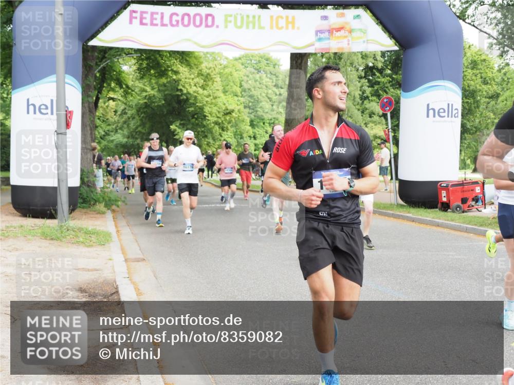 29.06.2025 - hella hamburg halbmarathon MichiJ http://msf.ph/oto/8359082 29.06.2025 10:42:26 Zwischen KM18-KM19 1834, 1877, 3794, 6891, 7976, 11638, 12523, 12858, 16008, 16108, 16176, 16334, 17603 meine-sportfotos.de