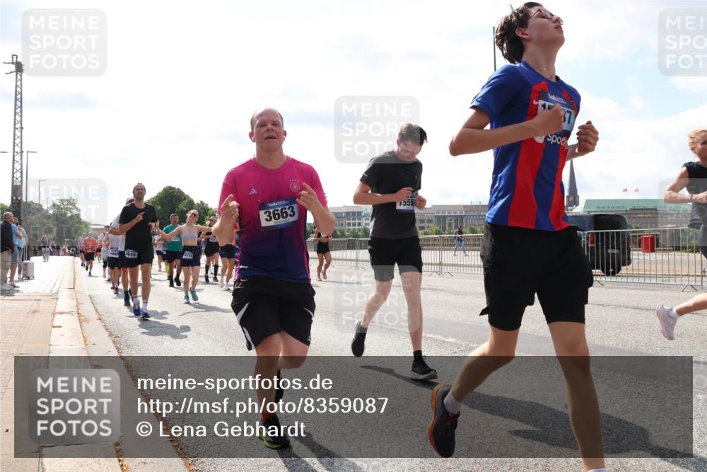 29.06.2025 - hella hamburg halbmarathon Lena Gebhardt http://msf.ph/oto/8359087 29.06.2025 10:01:32 Lombardsbrücke 4649, 13551, 6754, 3663, 555, 1130, 1184, 1329, 1387, 1420, 1464, 1653, 1722, 1724, 1729, 1881, 1940, 2006, 2091, 2167, 2354, 2363, 2490, 2591, 2806, 2936, 2957, 3039, 3199, 3425, 3663, 4068, 4249, 4319, 4322, 4328, 4370, 4649, 4663, 5547, 5570, 5602, 5603, 5675, 6087, 6281, 0000, 6302, 6487, 6591, 6835, 6921, 6924, 7287, 7846, 8030, 8045, 8046, 8191, 8392, 8578, 8691, 8822, 8926, 9932, 10281, 10301, 10383, 10576, 10915, 11043, 11465 meine-sportfotos.de