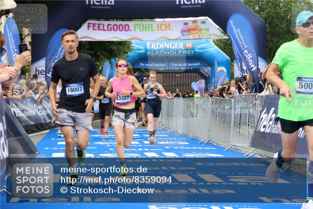 29.06.2025 - hella hamburg halbmarathon Strokosch-Dieckow http://msf.ph/oto/8359094 29.06.2025 10:51:35 Ziel 1335, 5008, 7943, 10691, 13327, 13403, 14012, 14458, 15496, 15899, 19007, 19020 meine-sportfotos.de