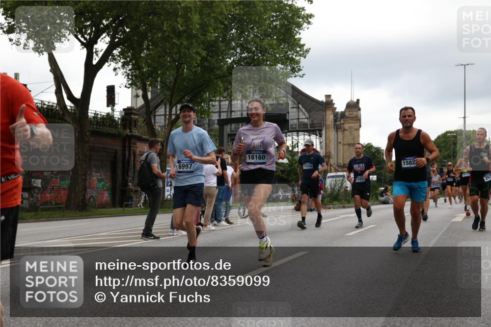 29.06.2025 - hella hamburg halbmarathon Yannick Fuchs http://msf.ph/oto/8359099 29.06.2025 10:53:09 20KM 1285, 1642, 2006, 2348, 2584, 2677, 2957, 2978, 3181, 3279, 3983, 4088, 4592, 5347, 5633, 5885, 6087, 6202, 6208, 6220, 6438, 6636, 6997, 7031, 7223, 7476, 8290, 8929, 9655, 10036, 10759, 10896, 10943, 11935, 11938, 12206, 12261, 12564, 12633, 12862, 13407, 13583, 13761, 14375, 14567, 14631, 14732, 14902, 14965, 15232, 15240, 15263, 15284, 15824, 16160, 16341, 16563, 16910, 16980, 17017, 17346, 17503, 17630, 18153, 18232, 18266, 18327, 18467, 18954, 19015, 19160 meine-sportfotos.de