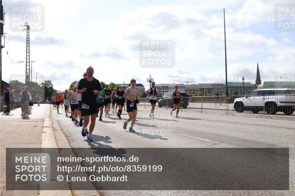 29.06.2025 - hella hamburg halbmarathon Lena Gebhardt http://msf.ph/oto/8359199 29.06.2025 10:01:33 Lombardsbrücke 4322, 4649, 13551, 50, 6281, 167, 1130, 1184, 1329, 1387, 1420, 1464, 1653, 1722, 1724, 1729, 1881, 1940, 2006, 2091, 2167, 2354, 2363, 2490, 2591, 2806, 2936, 2957, 3039, 3199, 3425, 3663, 4068, 4249, 4319, 4322, 4328, 4370, 4649, 4663, 5547, 5570, 5602, 5603, 5675, 6087, 6281, 0000, 6302, 6487, 6591, 6835, 6921, 6924, 7287, 7846, 8030, 8045, 8046, 8191, 8392, 8578, 8691, 8822, 8926, 9932, 10281, 10301, 10383, 10576, 10882, 10915, 11043, 11465 meine-sportfotos.de