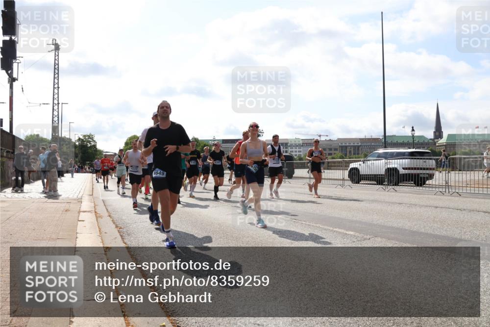 29.06.2025 - hella hamburg halbmarathon Lena Gebhardt http://msf.ph/oto/8359259 29.06.2025 10:01:33 Lombardsbrücke 4322, 4649, 6281, 1130, 1184, 1329, 1387, 1420, 1464, 1653, 1722, 1724, 1729, 1881, 1940, 2006, 2091, 2167, 2354, 2363, 2490, 2591, 2806, 2936, 2957, 3039, 3199, 3425, 3663, 4068, 4249, 4319, 4322, 4328, 4370, 4649, 4663, 5547, 5570, 5602, 5603, 5675, 6087, 6281, 0000, 6302, 6487, 6591, 6835, 6921, 6924, 7287, 7846, 8030, 8045, 8046, 8191, 8392, 8578, 8691, 8822, 8926, 9932, 10281, 10301, 10383, 10576, 10882, 10915, 11043, 11465 meine-sportfotos.de