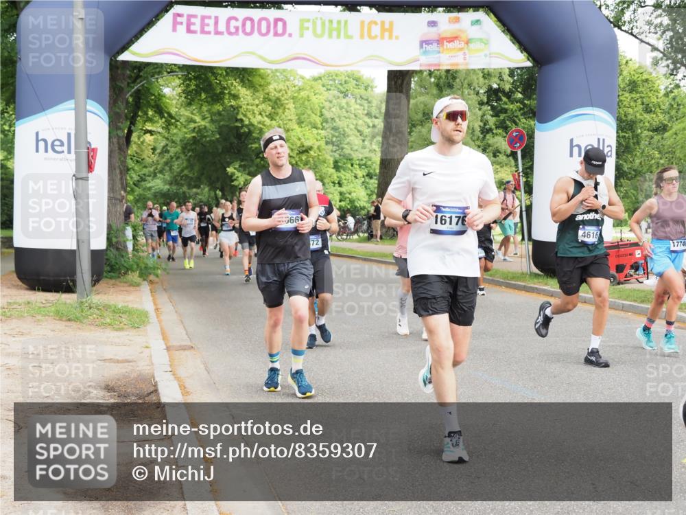 29.06.2025 - hella hamburg halbmarathon MichiJ http://msf.ph/oto/8359307 29.06.2025 10:42:29 Zwischen KM18-KM19 1834, 1877, 4616, 4772, 6891, 7594, 7976, 12523, 12544, 13666, 14365, 16108, 16176, 16334, 17603, 17740, 17940, 18495 meine-sportfotos.de