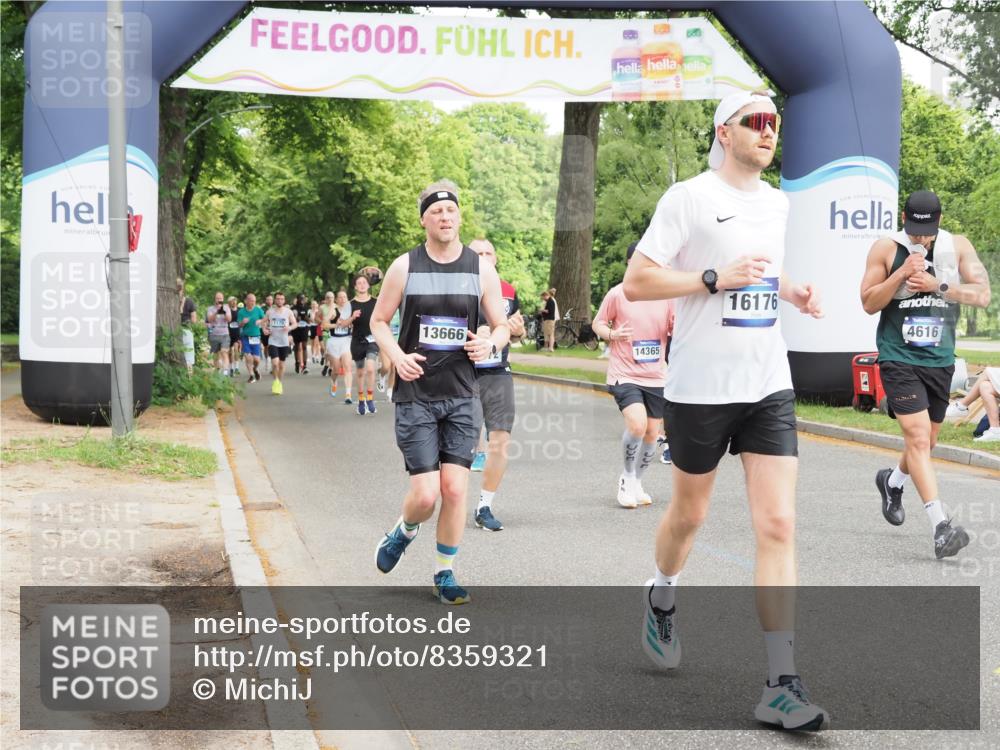 29.06.2025 - hella hamburg halbmarathon MichiJ http://msf.ph/oto/8359321 29.06.2025 10:42:29 Zwischen KM18-KM19 1834, 1877, 4616, 4772, 6891, 7594, 7976, 12523, 12544, 13666, 14365, 16108, 16176, 16334, 17603, 17740, 17940, 18495 meine-sportfotos.de