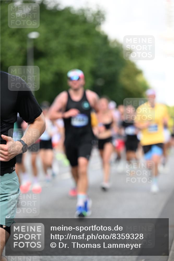 29.06.2025 - hella hamburg halbmarathon Dr. Thomas Lammeyer http://msf.ph/oto/8359328 29.06.2025 09:56:31 Kennedybrücke 1012, 1070, 1415, 1468, 1613, 1735, 1782, 2048, 2189, 2233, 2590, 2970, 3021, 3098, 3109, 3124, 3304, 3907, 3917, 3928, 4080, 4277, 4497, 4691, 4933, 4981, 5476, 5477, 5682, 6152, 6716, 7005, 7067, 7093, 7191, 7325, 7451, 7599, 7843, 7865, 8145, 8467, 8664, 8694, 8704, 8722, 9081, 9213, 9232, 9374, 9538, 9540, 10000, 10208, 10313, 10750, 10796, 10969, 11153, 11291, 11346 meine-sportfotos.de