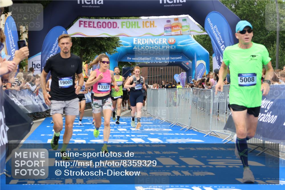 29.06.2025 - hella hamburg halbmarathon Strokosch-Dieckow http://msf.ph/oto/8359329 29.06.2025 10:51:35 Ziel 1335, 5008, 7943, 10691, 13327, 13403, 14012, 14458, 15496, 15899, 19007, 19020 meine-sportfotos.de
