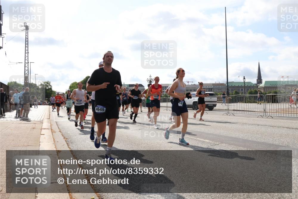 29.06.2025 - hella hamburg halbmarathon Lena Gebhardt http://msf.ph/oto/8359332 29.06.2025 10:01:34 Lombardsbrücke 4322, 4649, 16367, 6281, 1130, 1184, 1329, 1387, 1420, 1464, 1653, 1722, 1724, 1729, 1881, 1940, 2006, 2091, 2167, 2354, 2363, 2490, 2591, 2806, 2936, 2957, 3039, 3199, 3425, 3663, 4068, 4249, 4319, 4322, 4328, 4370, 4649, 4663, 5547, 5570, 5602, 5603, 5675, 6087, 6281, 0000, 6302, 6591, 6835, 6921, 6924, 7287, 7846, 8030, 8045, 8046, 8191, 8392, 8578, 8691, 8822, 8926, 9230, 9932, 10281, 10301, 10383, 10576, 10882, 10915, 11043, 11465 meine-sportfotos.de