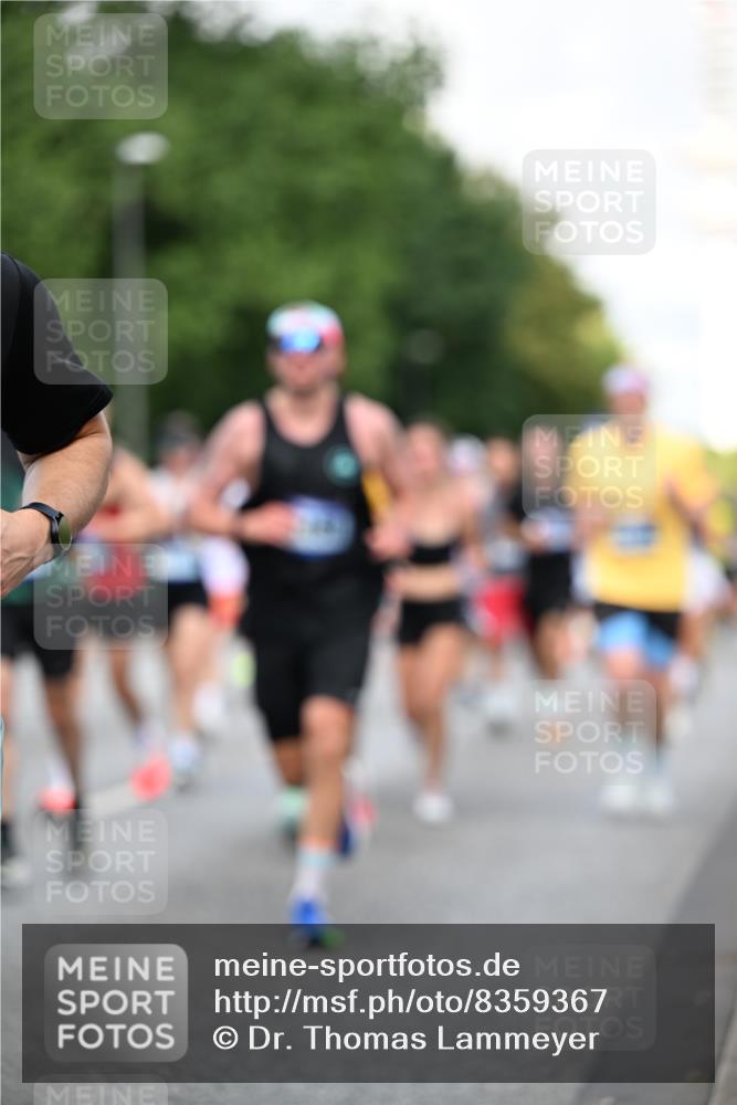 29.06.2025 - hella hamburg halbmarathon Dr. Thomas Lammeyer http://msf.ph/oto/8359367 29.06.2025 09:56:31 Kennedybrücke 1012, 1070, 1415, 1468, 1613, 1735, 1782, 2048, 2189, 2233, 2590, 2970, 3021, 3098, 3109, 3124, 3304, 3907, 3917, 3928, 4080, 4277, 4497, 4691, 4933, 4981, 5476, 5477, 5682, 6152, 6716, 7005, 7067, 7093, 7191, 7325, 7451, 7599, 7843, 7865, 8145, 8467, 8664, 8694, 8704, 8722, 9081, 9213, 9232, 9374, 9538, 9540, 10000, 10208, 10313, 10750, 10796, 10969, 11153, 11291, 11346 meine-sportfotos.de