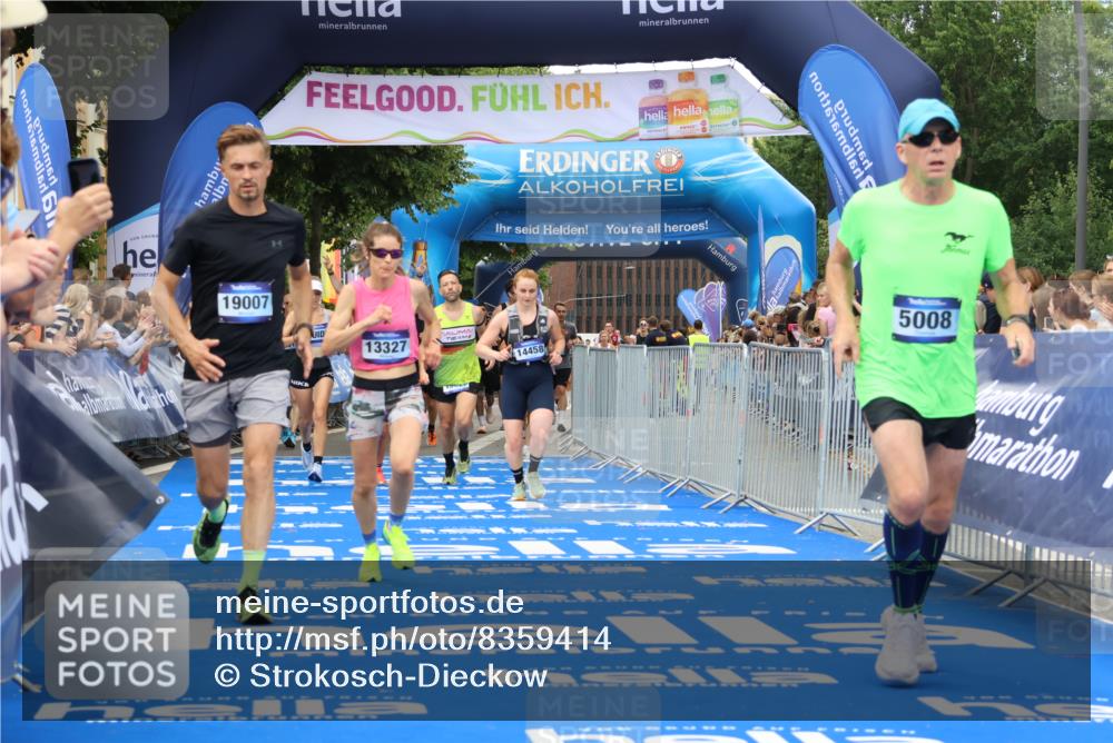 29.06.2025 - hella hamburg halbmarathon Strokosch-Dieckow http://msf.ph/oto/8359414 29.06.2025 10:51:35 Ziel 1335, 5008, 7943, 10691, 13327, 13403, 14012, 14458, 15496, 15899, 19007, 19020 meine-sportfotos.de