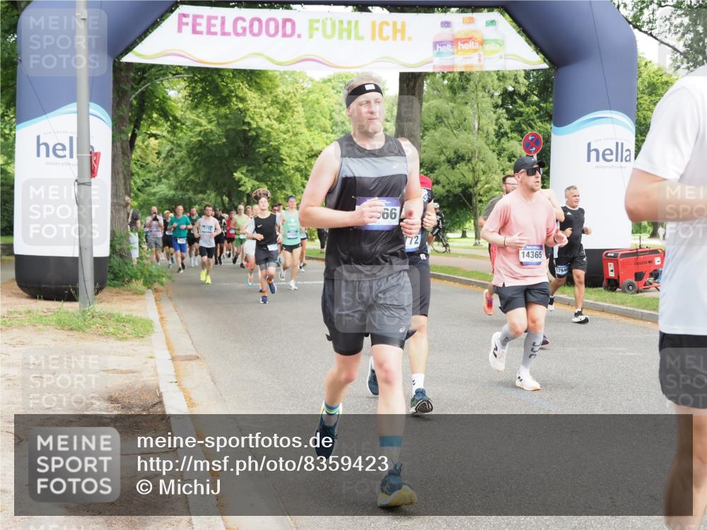 29.06.2025 - hella hamburg halbmarathon MichiJ http://msf.ph/oto/8359423 29.06.2025 10:42:30 Zwischen KM18-KM19 1834, 1877, 4616, 4772, 6891, 7594, 7976, 12523, 12544, 13666, 14365, 15884, 16108, 16176, 16334, 17740, 17940, 18495 meine-sportfotos.de