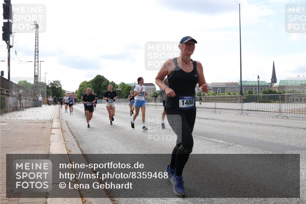 29.06.2025 - hella hamburg halbmarathon Lena Gebhardt http://msf.ph/oto/8359468 29.06.2025 10:14:04 Lombardsbrücke 4962, 11987, 1480, 1131, 1194, 1480, 1890, 2359, 2721, 2904, 2987, 3939, 4001, 4032, 4795, 4962, 5232, 5631, 5719, 6026, 6089, 6287, 6710, 6717, 7209, 7442, 7462, 7913, 7991, 8001, 8057, 8409, 8673, 8892, 9128, 9631, 9845, 9886, 10442, 10443, 10977, 11441, 11987, 12313, 12797, 12928, 12929, 12938, 13285, 13788, 14488, 15085, 15482, 15721, 15722, 15840, 16491, 17439, 17472, 17985, 18041, 18236, 18239 meine-sportfotos.de