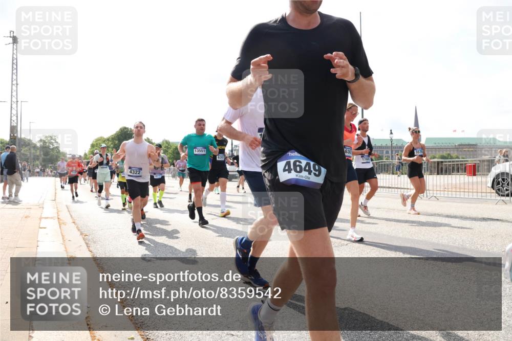29.06.2025 - hella hamburg halbmarathon Lena Gebhardt http://msf.ph/oto/8359542 29.06.2025 10:01:35 Lombardsbrücke 4322, 18717, 13551, 6302, 4649, 6367, 1744, 5570, 1130, 1184, 1329, 1387, 1420, 1464, 1653, 1722, 1724, 1729, 1881, 1940, 2006, 2091, 2167, 2354, 2363, 2591, 2806, 2936, 2957, 3039, 3199, 3425, 3663, 4068, 4249, 4319, 4322, 4328, 4370, 4649, 4663, 5547, 5570, 5602, 5603, 5675, 6087, 6281, 0000, 6302, 6438, 6591, 6835, 6921, 6924, 7287, 7846, 8030, 8045, 8046, 8191, 8392, 8578, 8691, 8822, 8926, 9230, 9932, 10281, 10301, 10383, 10576, 10882, 10915, 11043, 11465 meine-sportfotos.de