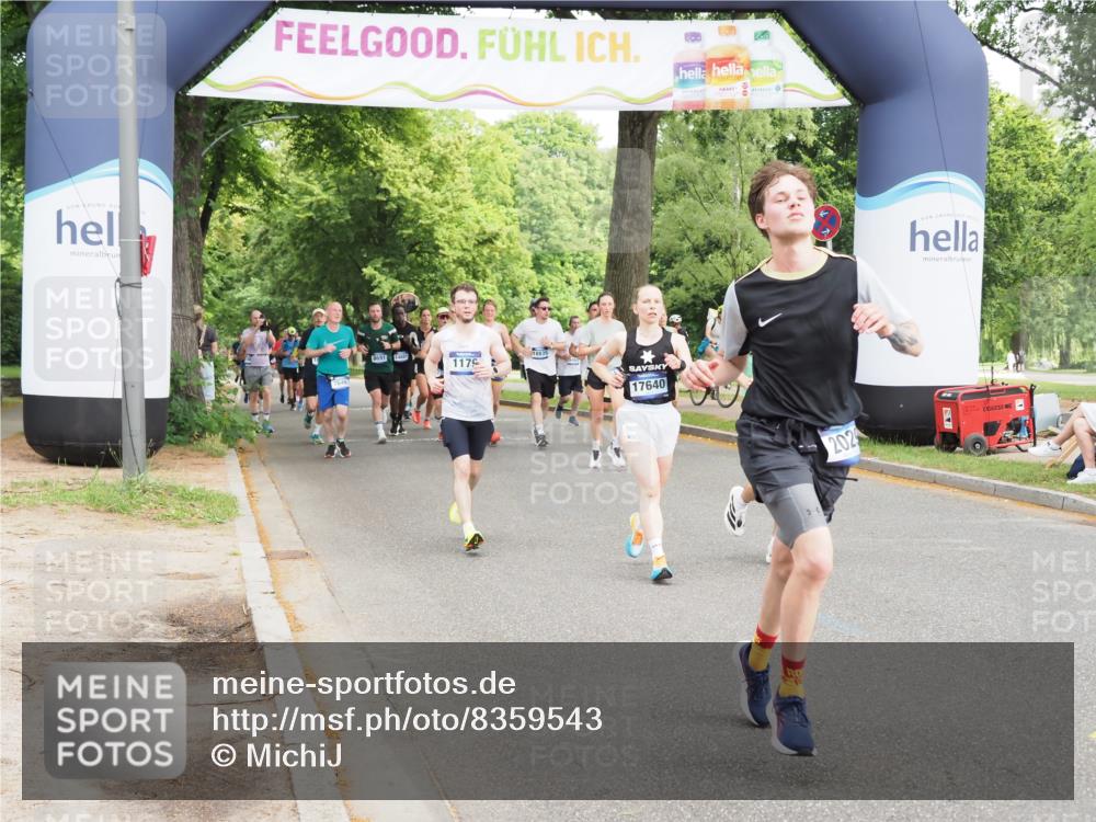 29.06.2025 - hella hamburg halbmarathon MichiJ http://msf.ph/oto/8359543 29.06.2025 10:42:33 Zwischen KM18-KM19 1834, 2029, 4616, 4772, 7594, 7976, 12544, 13666, 14365, 15884, 16176, 16334, 17640, 17642, 17740, 17940, 18495 meine-sportfotos.de