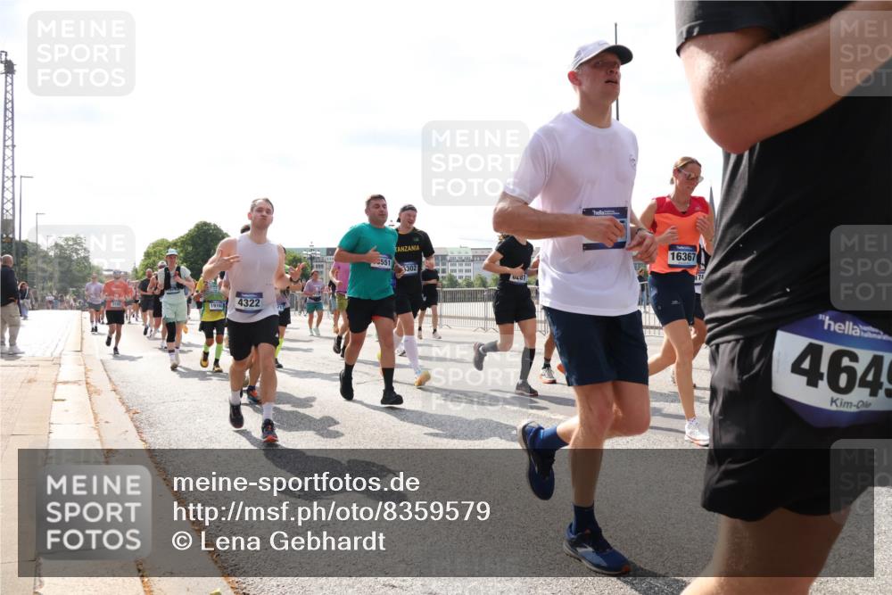 29.06.2025 - hella hamburg halbmarathon Lena Gebhardt http://msf.ph/oto/8359579 29.06.2025 10:01:35 Lombardsbrücke 4322, 19160, 551, 6302, 0281, 16367, 4649, 1130, 1184, 1329, 1387, 1420, 1464, 1653, 1722, 1724, 1729, 1881, 1940, 2006, 2091, 2167, 2354, 2363, 2591, 2806, 2936, 2957, 3039, 3199, 3425, 3663, 4068, 4249, 4319, 4322, 4328, 4370, 4649, 4663, 5547, 5570, 5602, 5603, 5675, 6087, 6281, 0000, 6302, 6438, 6591, 6835, 6921, 6924, 7287, 7846, 8030, 8045, 8046, 8191, 8392, 8578, 8691, 8822, 8926, 9230, 9932, 10281, 10301, 10383, 10576, 10882, 10915, 11043, 11465 meine-sportfotos.de