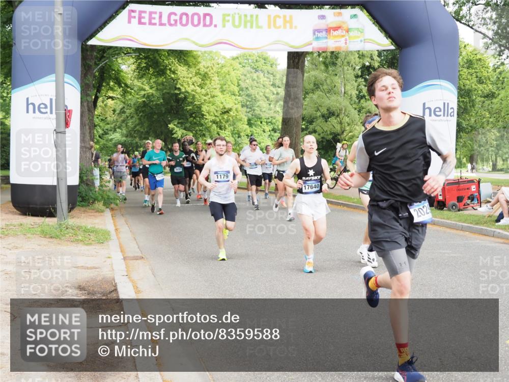29.06.2025 - hella hamburg halbmarathon MichiJ http://msf.ph/oto/8359588 29.06.2025 10:42:33 Zwischen KM18-KM19 1834, 2029, 4616, 4772, 7594, 7976, 12544, 13666, 14365, 15884, 16176, 16334, 17640, 17642, 17740, 17940, 18495 meine-sportfotos.de