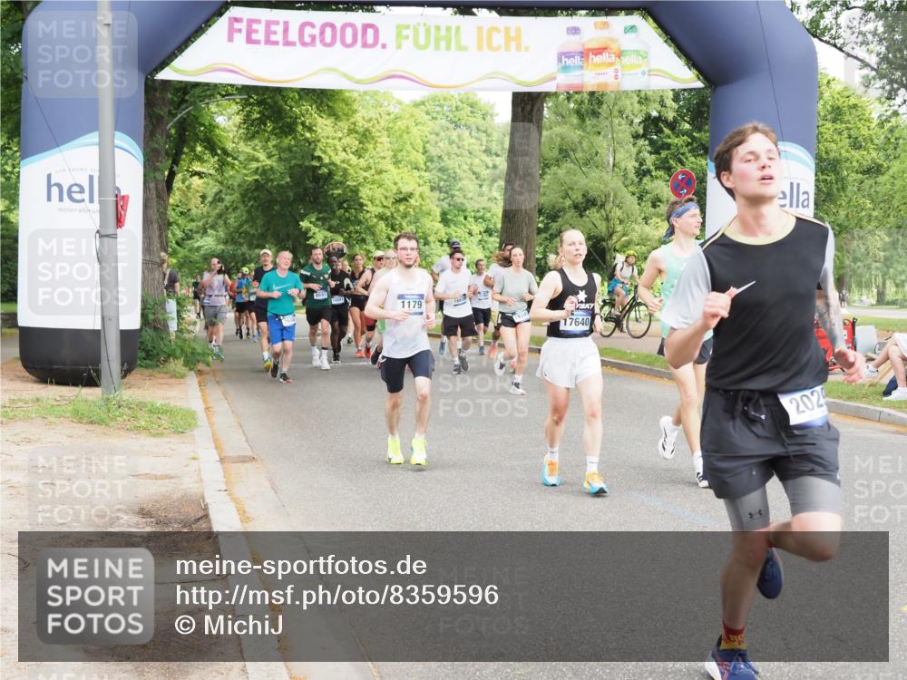 29.06.2025 - hella hamburg halbmarathon MichiJ http://msf.ph/oto/8359596 29.06.2025 10:42:33 Zwischen KM18-KM19 1834, 2029, 4616, 4772, 7594, 7976, 12544, 13666, 14365, 15884, 16176, 16334, 17640, 17642, 17740, 17940, 18495 meine-sportfotos.de