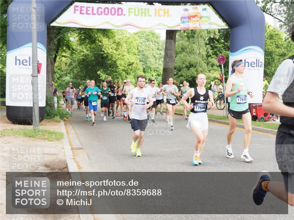 29.06.2025 - hella hamburg halbmarathon MichiJ http://msf.ph/oto/8359688 29.06.2025 10:42:34 Zwischen KM18-KM19 1179, 1834, 2029, 4616, 4772, 7594, 7646, 7976, 12544, 13666, 14365, 15884, 16334, 17640, 17642, 17740, 17940, 18340, 18495, 18835 meine-sportfotos.de