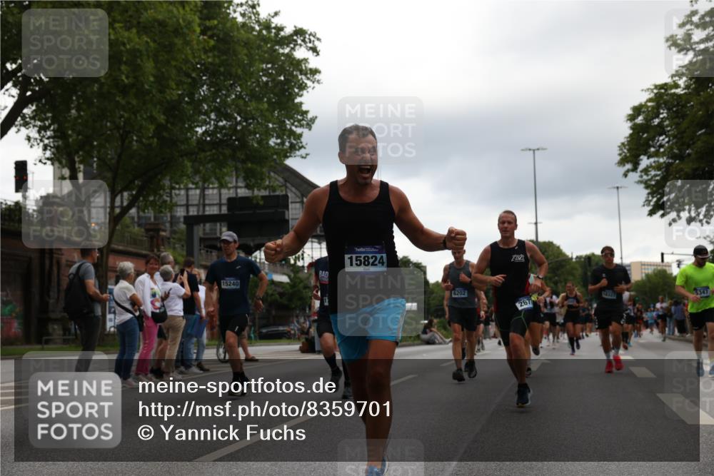 29.06.2025 - hella hamburg halbmarathon Yannick Fuchs http://msf.ph/oto/8359701 29.06.2025 10:53:10 20KM 1285, 1642, 2006, 2348, 2584, 2677, 2957, 2978, 3181, 3279, 3983, 4088, 4592, 5347, 5633, 5885, 6087, 6202, 6208, 6220, 6438, 6636, 6997, 7031, 7223, 7476, 8290, 8929, 9655, 10036, 10759, 10896, 10943, 11935, 11938, 12206, 12261, 12564, 12633, 12862, 13407, 13583, 13761, 14375, 14567, 14631, 14732, 14902, 14965, 15232, 15240, 15263, 15284, 15824, 16160, 16341, 16563, 16910, 16980, 17017, 17346, 17503, 17630, 18153, 18266, 18327, 18467, 18716, 19015, 19160 meine-sportfotos.de