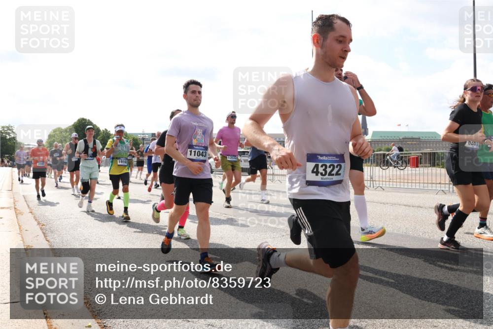 29.06.2025 - hella hamburg halbmarathon Lena Gebhardt http://msf.ph/oto/8359723 29.06.2025 10:01:36 Lombardsbrücke 3199, 1714, 11043, 13528, 1916, 4322, 6201, 1130, 1184, 1329, 1387, 1420, 1464, 1653, 1722, 1724, 1729, 1881, 1940, 2006, 2091, 2167, 2354, 2363, 2591, 2806, 2936, 2957, 3039, 3199, 3425, 3663, 4068, 4249, 4319, 4322, 4328, 4370, 4649, 4663, 5547, 5570, 5602, 5603, 5675, 6087, 6281, 0000, 6302, 6438, 6591, 6835, 6921, 6924, 7287, 7846, 8030, 8045, 8046, 8191, 8392, 8578, 8691, 8822, 8926, 9230, 10281, 10301, 10383, 10576, 10882, 10915, 11043, 11465 meine-sportfotos.de