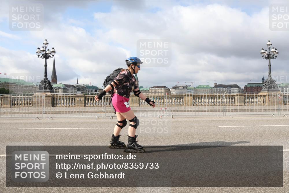 29.06.2025 - hella hamburg halbmarathon Lena Gebhardt http://msf.ph/oto/8359733 29.06.2025 09:09:39 Lombardsbrücke  meine-sportfotos.de