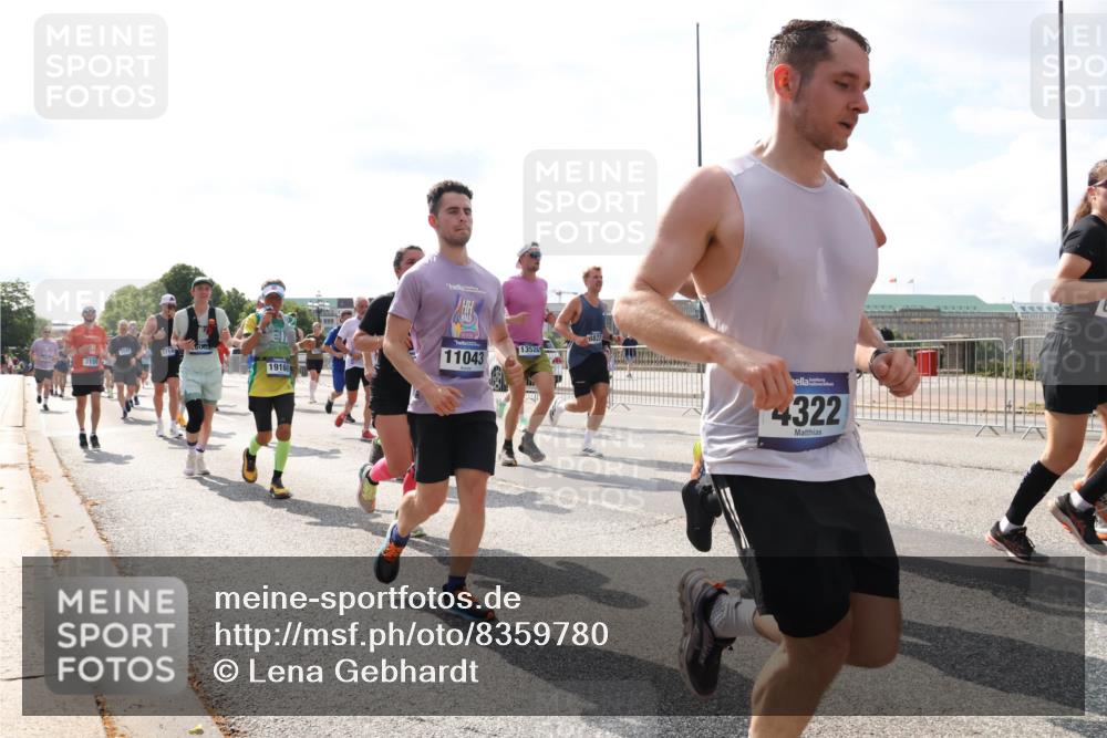 29.06.2025 - hella hamburg halbmarathon Lena Gebhardt http://msf.ph/oto/8359780 29.06.2025 10:01:36 Lombardsbrücke 5647, 1714, 3199, 19160, 11043, 13528, 4322, 1130, 1184, 1329, 1387, 1420, 1464, 1653, 1722, 1724, 1729, 1881, 1940, 2006, 2091, 2167, 2354, 2363, 2591, 2806, 2936, 2957, 3039, 3199, 3425, 3663, 4068, 4249, 4319, 4322, 4328, 4370, 4649, 4663, 5547, 5570, 5602, 5603, 5675, 6087, 6281, 0000, 6302, 6438, 6591, 6835, 6921, 6924, 7287, 7846, 8030, 8045, 8046, 8191, 8392, 8578, 8691, 8822, 8926, 9230, 10281, 10301, 10383, 10576, 10882, 10915, 11043, 11465 meine-sportfotos.de