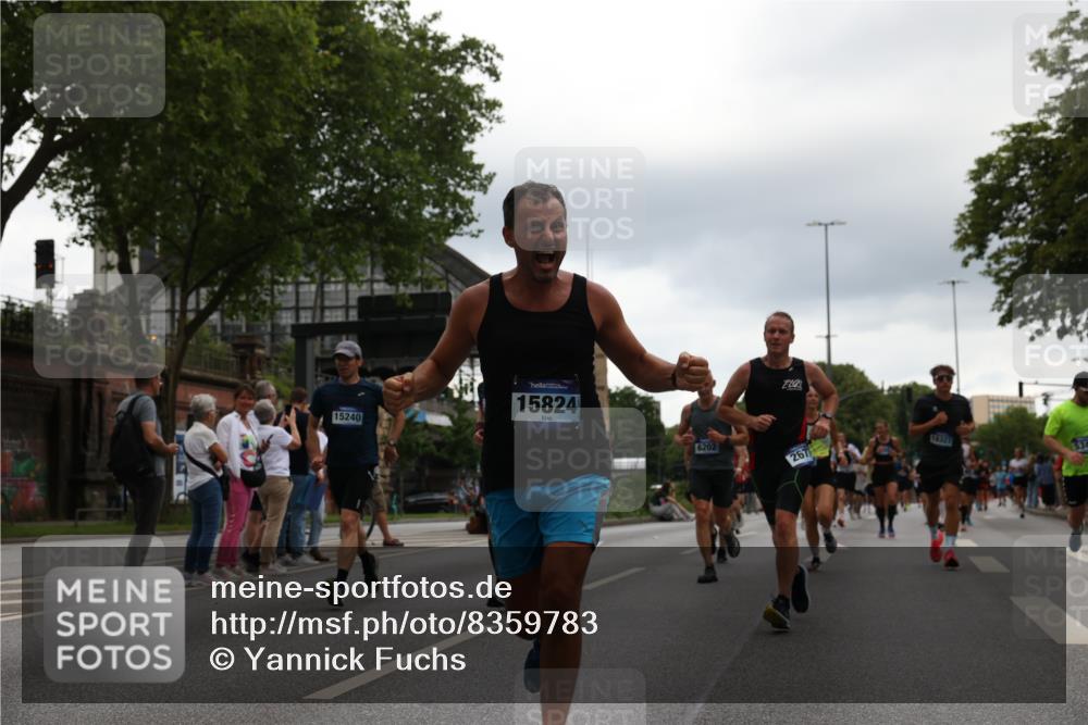 29.06.2025 - hella hamburg halbmarathon Yannick Fuchs http://msf.ph/oto/8359783 29.06.2025 10:53:10 20KM 1285, 1642, 2006, 2348, 2584, 2677, 2957, 2978, 3181, 3279, 3983, 4088, 4592, 5347, 5633, 5885, 6087, 6202, 6208, 6220, 6438, 6636, 6997, 7031, 7223, 7476, 8290, 8929, 9655, 10036, 10759, 10896, 10943, 11935, 11938, 12206, 12261, 12564, 12633, 12862, 13407, 13583, 13761, 14375, 14567, 14631, 14732, 14902, 14965, 15232, 15240, 15263, 15284, 15824, 16160, 16341, 16563, 16910, 16980, 17017, 17346, 17503, 17630, 18153, 18266, 18327, 18467, 18716, 19015, 19160 meine-sportfotos.de