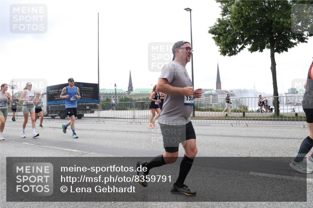 29.06.2025 - hella hamburg halbmarathon Lena Gebhardt http://msf.ph/oto/8359791 29.06.2025 10:48:14 Lombardsbrücke 18262, 13377, 0648, 530, 000, 06, 0048, 530, 000, 066, 755, 1405, 1157, 1174, 1175, 1246, 1392, 1618, 1639, 1645, 1701, 1926, 2037, 2163, 2195, 2197, 2418, 2475, 2491, 2545, 2627, 2650, 2756, 2909, 2958, 3049, 3224, 3320, 3468, 3504, 3661, 3679, 3933, 4327, 4588, 4856, 5585, 5781, 5886, 5952, 6143, 7240, 7393, 7394, 7427, 7532, 7916, 8077, 8310, 8461, 8521, 8774, 8948, 9356, 9696, 9697, 9775, 9921, 10059, 10145, 10658, 10777, 10794, 11548, 11742, 11781, 11909, 15715 meine-sportfotos.de