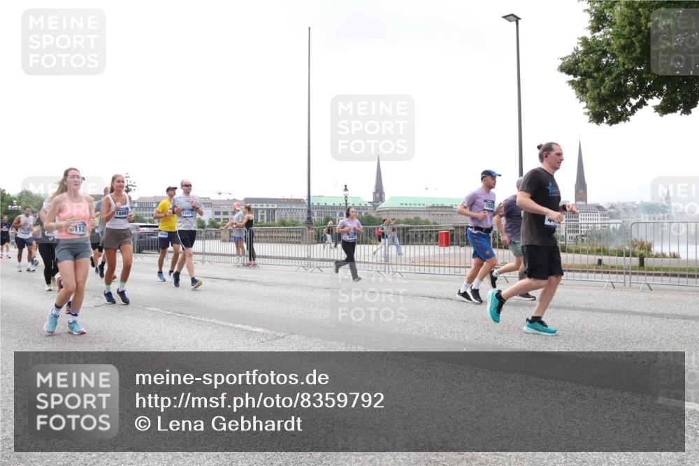 29.06.2025 - hella hamburg halbmarathon Lena Gebhardt http://msf.ph/oto/8359792 29.06.2025 10:39:12 Lombardsbrücke 112, 16883, 13922, 12410, 1232, 1390, 1451, 1760, 1856, 1883, 2092, 2524, 2534, 2571, 2574, 2693, 2843, 2893, 2998, 3275, 3307, 3353, 3727, 3745, 3927, 4257, 4320, 4410, 4523, 4603, 4659, 4855, 4882, 4964, 6062, 6112, 6321, 6342, 6343, 6611, 6748, 7263, 7341, 7501, 7506, 7524, 7589, 7684, 7815, 8203, 8243, 8367, 8457, 8783, 9393, 9420, 9446, 9708, 9974, 9977, 10001, 10072, 10315, 10512, 10516, 10554, 13060 meine-sportfotos.de