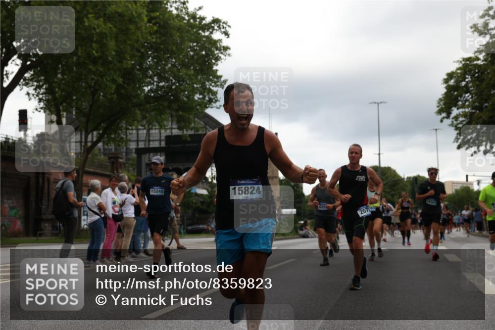 29.06.2025 - hella hamburg halbmarathon Yannick Fuchs http://msf.ph/oto/8359823 29.06.2025 10:53:10 20KM 1285, 1642, 2006, 2348, 2584, 2677, 2957, 2978, 3181, 3279, 3983, 4088, 4592, 5347, 5633, 5885, 6087, 6202, 6208, 6220, 6438, 6636, 6997, 7031, 7223, 7476, 8290, 8929, 9655, 10036, 10759, 10896, 10943, 11935, 11938, 12206, 12261, 12564, 12633, 12862, 13407, 13583, 13761, 14375, 14567, 14631, 14732, 14902, 14965, 15232, 15240, 15263, 15284, 15824, 16160, 16341, 16563, 16910, 16980, 17017, 17346, 17503, 17630, 18153, 18266, 18327, 18467, 18716, 19015, 19160 meine-sportfotos.de