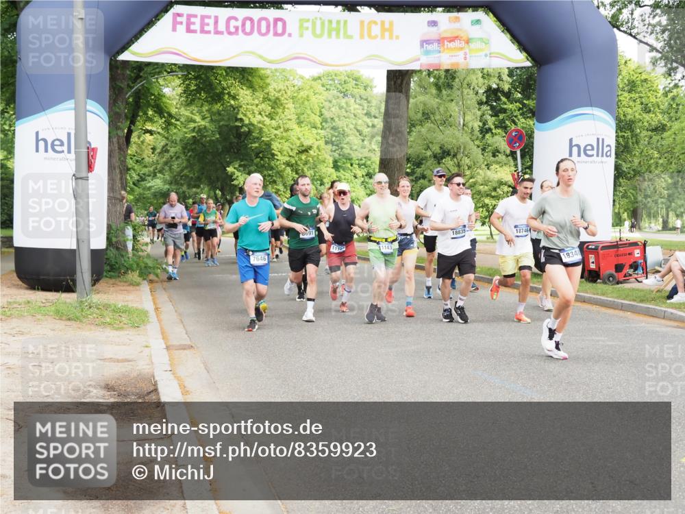 29.06.2025 - hella hamburg halbmarathon MichiJ http://msf.ph/oto/8359923 29.06.2025 10:42:36 Zwischen KM18-KM19 1179, 2029, 4772, 7594, 7646, 7742, 11143, 11799, 12544, 13666, 14365, 14881, 15884, 16092, 17640, 17642, 17740, 17940, 18212, 18340, 18495, 18746, 18835 meine-sportfotos.de
