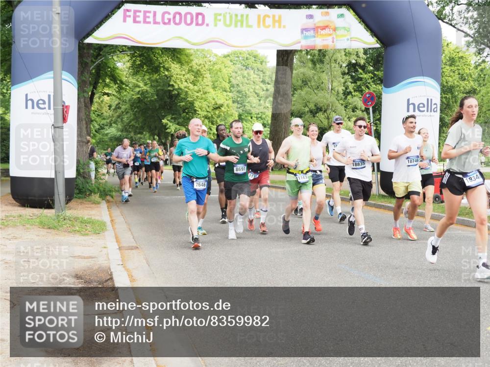 29.06.2025 - hella hamburg halbmarathon MichiJ http://msf.ph/oto/8359982 29.06.2025 10:42:36 Zwischen KM18-KM19 1179, 2029, 4772, 7594, 7646, 7742, 11143, 11799, 12544, 13666, 14365, 14881, 15884, 16092, 17640, 17642, 17740, 17940, 18212, 18340, 18495, 18746, 18835 meine-sportfotos.de