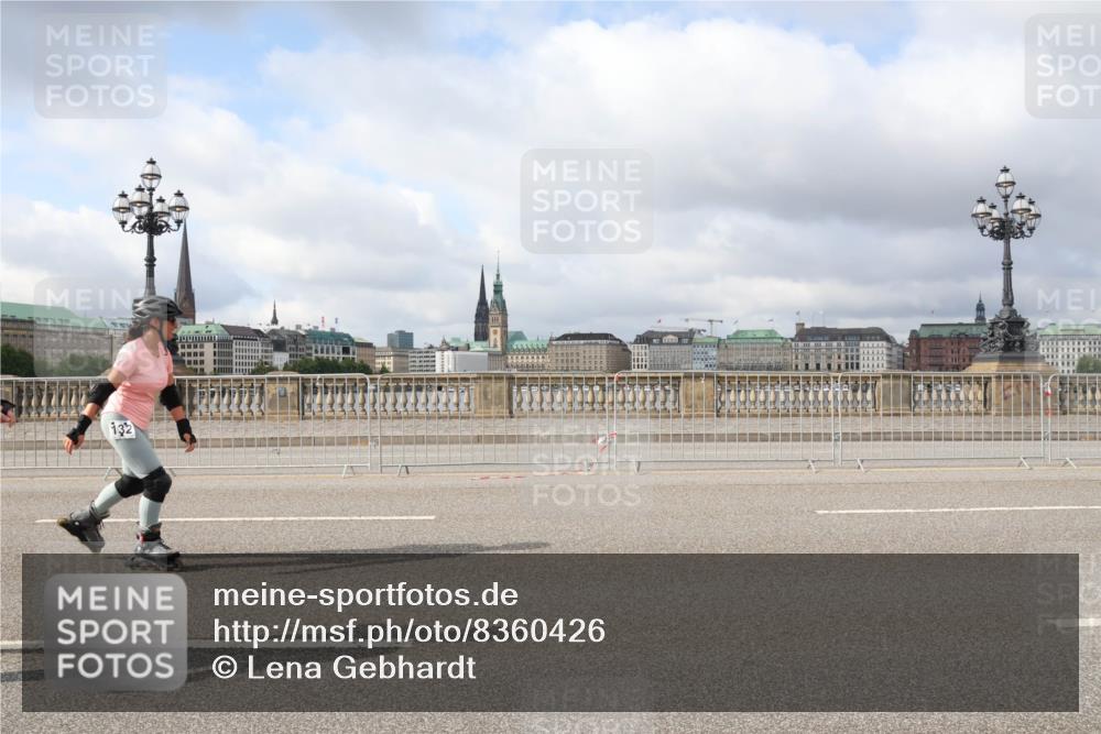 29.06.2025 - hella hamburg halbmarathon Lena Gebhardt http://msf.ph/oto/8360426 29.06.2025 09:09:59 Lombardsbrücke 132 meine-sportfotos.de