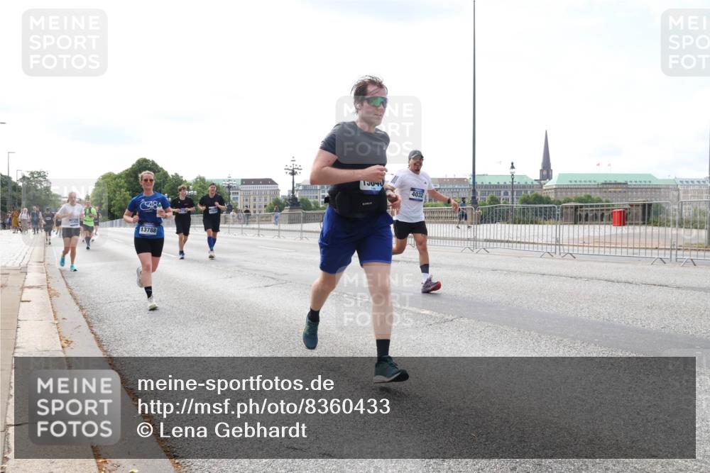 29.06.2025 - hella hamburg halbmarathon Lena Gebhardt http://msf.ph/oto/8360433 29.06.2025 10:14:08 Lombardsbrücke 13788, 10040, 4032, 1131, 1194, 1480, 1890, 2359, 2721, 2904, 2987, 3939, 4001, 4032, 4962, 5631, 5719, 6028, 6083, 6089, 6287, 6710, 7209, 7442, 7462, 7840, 7913, 7991, 8001, 8057, 8409, 8673, 8892, 9631, 9845, 9886, 10442, 10443, 10977, 11441, 11987, 12313, 12797, 12938, 13237, 13285, 13788, 14488, 15085, 15482, 15721, 15722, 15840, 16126, 17439, 17472, 17985, 18041, 18236, 18239 meine-sportfotos.de
