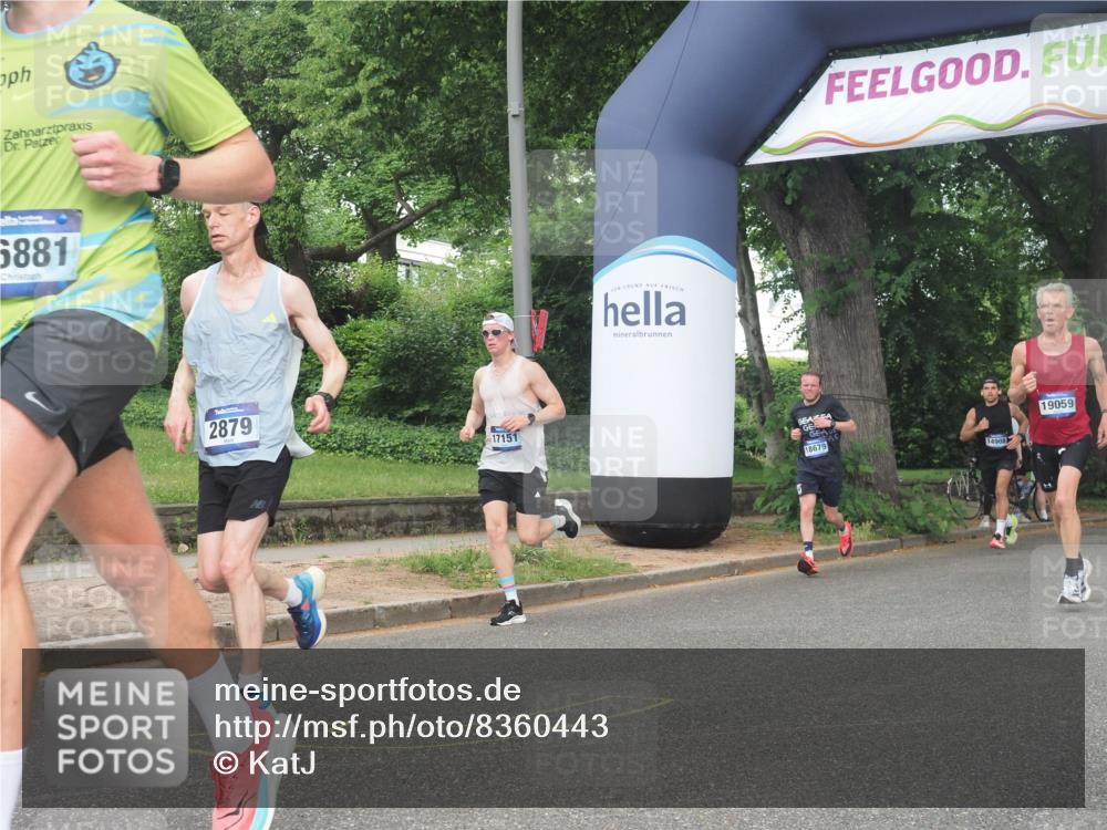 29.06.2025 - hella hamburg halbmarathon KatJ http://msf.ph/oto/8360443 29.06.2025 10:22:25 Zwischen KM18-KM19 2879 meine-sportfotos.de