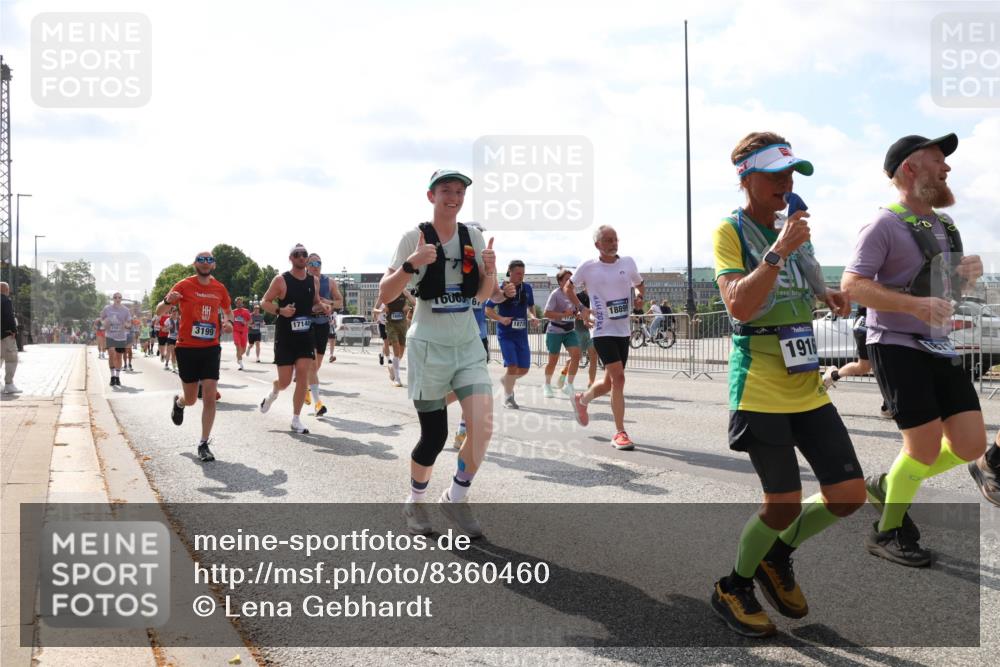 29.06.2025 - hella hamburg halbmarathon Lena Gebhardt http://msf.ph/oto/8360460 29.06.2025 10:01:38 Lombardsbrücke 3199, 17140, 160061, 1873, 18899, 1916, 1130, 1184, 1329, 1387, 1420, 1464, 1653, 1722, 1724, 1729, 1881, 1940, 2006, 2091, 2167, 2354, 2363, 2591, 2806, 2936, 2957, 3039, 3199, 3425, 3663, 4068, 4249, 4319, 4322, 4328, 4370, 4649, 4663, 5547, 5570, 5602, 5603, 5675, 5742, 6087, 6281, 0000, 6302, 6438, 6591, 6595, 6921, 6924, 7287, 7846, 8030, 8045, 8046, 8191, 8392, 8578, 8691, 8822, 8926, 9230, 10281, 10301, 10383, 10576, 10882, 10915, 11043, 11465 meine-sportfotos.de