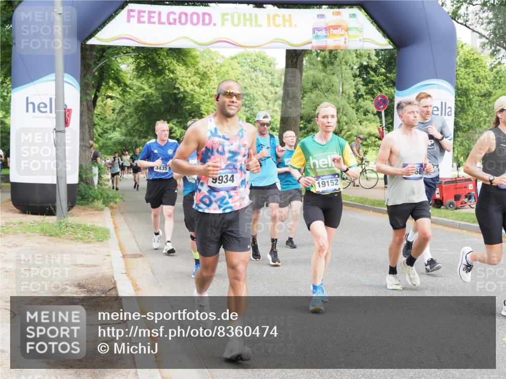 29.06.2025 - hella hamburg halbmarathon MichiJ http://msf.ph/oto/8360474 29.06.2025 10:42:42 Zwischen KM18-KM19 1179, 2378, 3048, 3668, 5465, 7646, 7742, 8573, 8691, 8996, 9934, 10044, 11143, 11797, 11799, 12348, 12590, 13234, 13236, 14408, 14881, 16092, 16213, 16609, 18212, 18290, 18340, 18746, 18835, 19152 meine-sportfotos.de