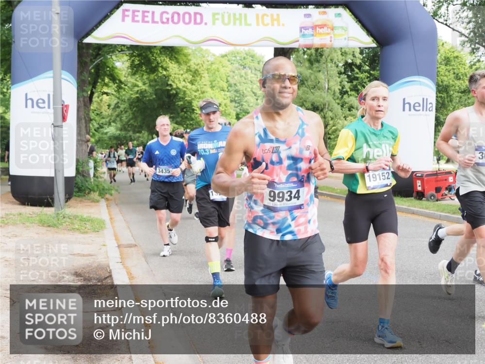 29.06.2025 - hella hamburg halbmarathon MichiJ http://msf.ph/oto/8360488 29.06.2025 10:42:43 Zwischen KM18-KM19 2378, 3048, 3435, 3668, 5465, 7742, 8573, 8691, 8996, 9934, 10044, 11143, 11797, 11799, 12248, 12348, 12590, 13234, 13236, 14408, 14881, 16092, 16213, 16609, 18212, 18290, 18746, 19091, 19152 meine-sportfotos.de