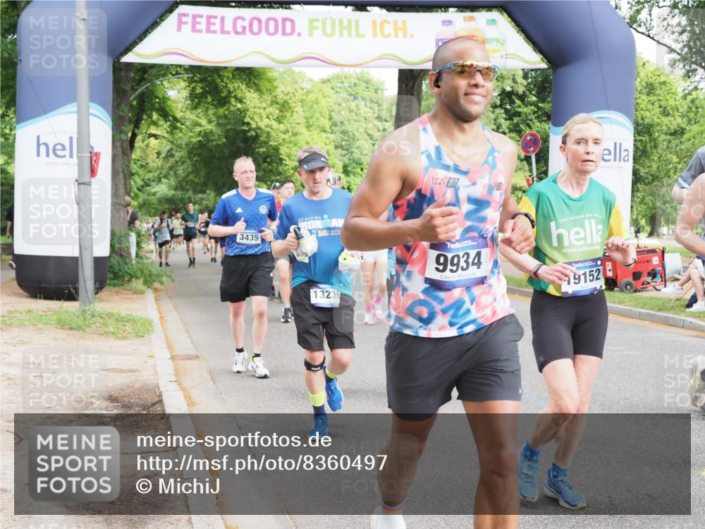 29.06.2025 - hella hamburg halbmarathon MichiJ http://msf.ph/oto/8360497 29.06.2025 10:42:43 Zwischen KM18-KM19 2378, 3048, 3435, 3668, 5465, 7742, 8573, 8691, 8996, 9934, 10044, 11143, 11797, 11799, 12248, 12348, 12590, 13234, 13236, 14408, 14881, 16092, 16213, 16609, 18212, 18290, 18746, 19091, 19152 meine-sportfotos.de