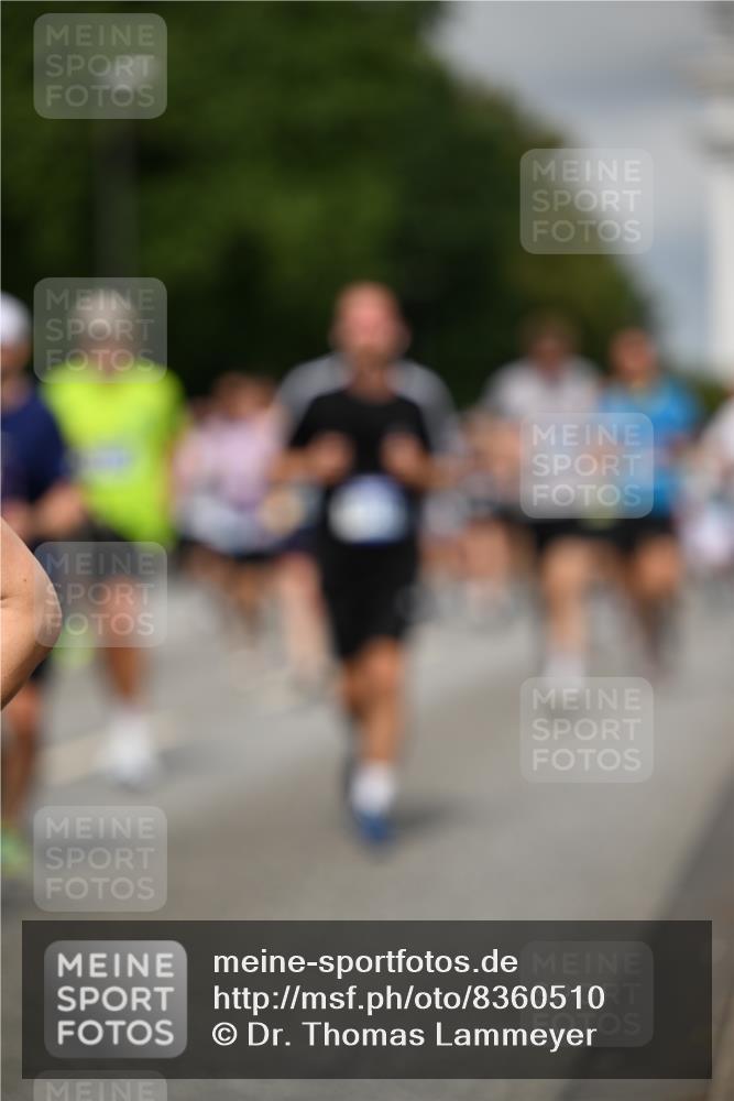 29.06.2025 - hella hamburg halbmarathon Dr. Thomas Lammeyer http://msf.ph/oto/8360510 29.06.2025 10:18:53 Kennedybrücke 1296, 1379, 1575, 1728, 1745, 2046, 2281, 2690, 3454, 3507, 3509, 3691, 4495, 4641, 5608, 5800, 5981, 6181, 6317, 6710, 6724, 7195, 7439, 7446, 7447, 7881, 8239, 8256, 8275, 8522, 8563, 8755, 8854, 8892, 9709, 9911, 9975, 10589, 10717, 10858, 11271 meine-sportfotos.de