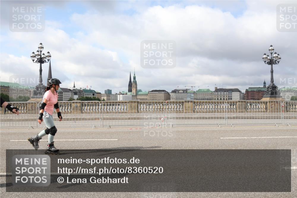29.06.2025 - hella hamburg halbmarathon Lena Gebhardt http://msf.ph/oto/8360520 29.06.2025 09:09:59 Lombardsbrücke 32 meine-sportfotos.de