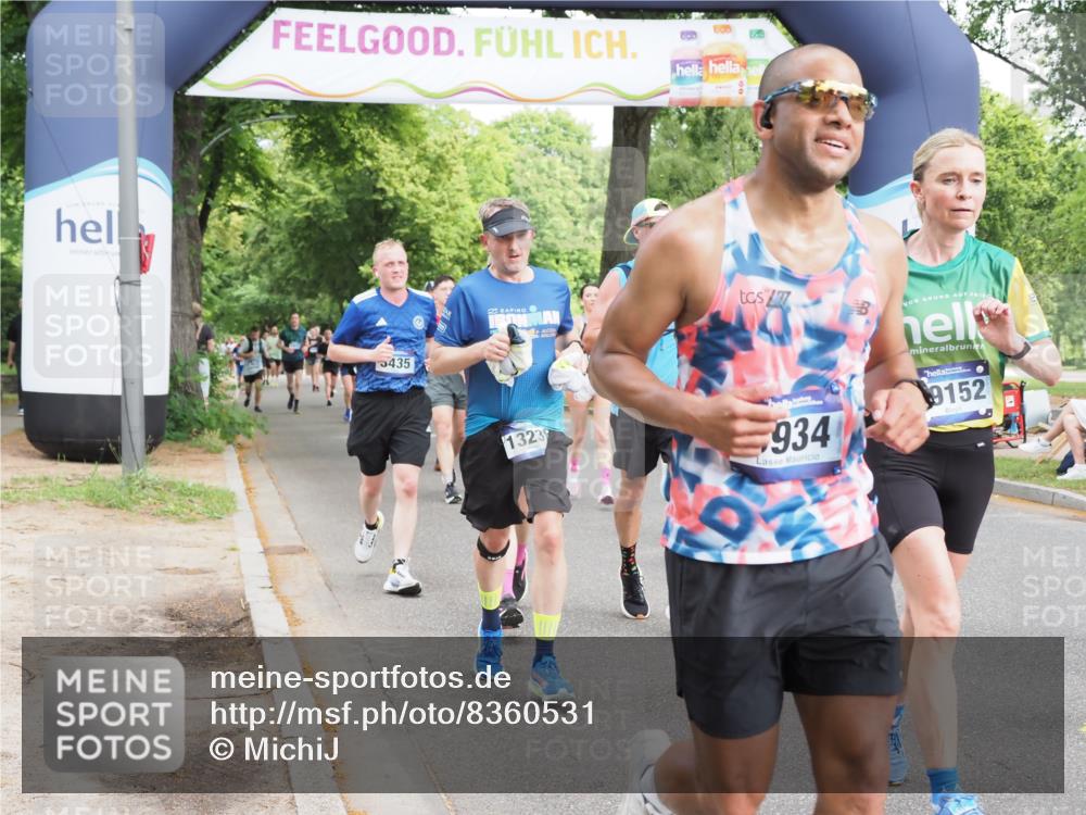 29.06.2025 - hella hamburg halbmarathon MichiJ http://msf.ph/oto/8360531 29.06.2025 10:42:43 Zwischen KM18-KM19 2378, 3048, 3435, 3668, 5465, 7742, 8573, 8691, 8996, 9934, 10044, 11143, 11797, 11799, 12248, 12348, 12590, 13234, 13236, 14408, 14881, 16092, 16213, 16609, 18212, 18290, 18746, 19091, 19152 meine-sportfotos.de