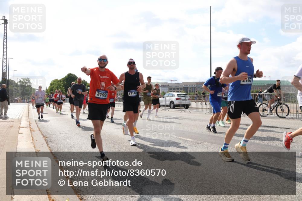 29.06.2025 - hella hamburg halbmarathon Lena Gebhardt http://msf.ph/oto/8360570 29.06.2025 10:01:39 Lombardsbrücke 2591, 5547, 3199, 17140, 18954, 187, 14375, 167, 1184, 1329, 1387, 1420, 1464, 1653, 1722, 1724, 1729, 1881, 1940, 2006, 2091, 2167, 2354, 2363, 2591, 2806, 2957, 3039, 3199, 3425, 3663, 4068, 4249, 4286, 4319, 4322, 4328, 4370, 4649, 4663, 5547, 5570, 5602, 5603, 5675, 5742, 6087, 6281, 0000, 6302, 6438, 6591, 6595, 6921, 6924, 7287, 7846, 8030, 8045, 8046, 8191, 8392, 8578, 8691, 8822, 8926, 9230, 10281, 10301, 10383, 10576, 10882, 10915, 11043, 11465 meine-sportfotos.de