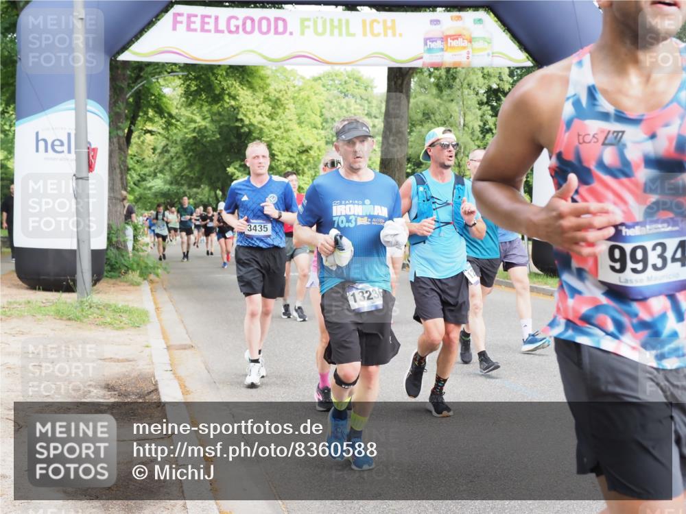 29.06.2025 - hella hamburg halbmarathon MichiJ http://msf.ph/oto/8360588 29.06.2025 10:42:43 Zwischen KM18-KM19 2378, 3048, 3435, 3668, 5465, 7742, 8573, 8691, 8996, 9934, 10044, 11143, 11797, 11799, 12248, 12348, 12590, 13234, 13236, 14408, 14881, 16092, 16213, 16609, 18212, 18290, 18746, 19091, 19152 meine-sportfotos.de