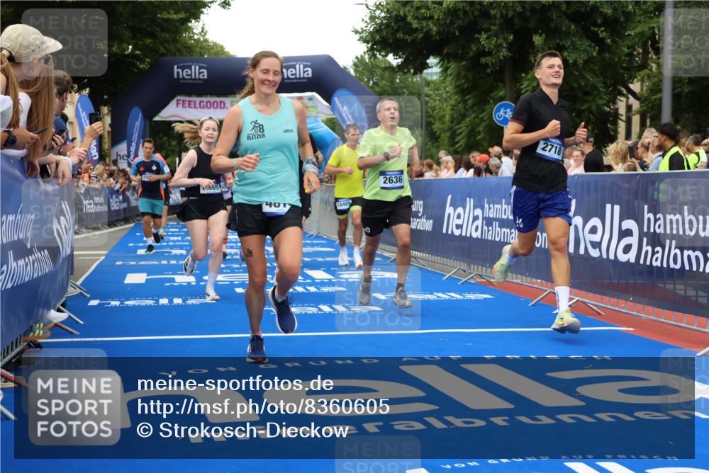 29.06.2025 - hella hamburg halbmarathon Strokosch-Dieckow http://msf.ph/oto/8360605 29.06.2025 10:51:19 Ziel 1461, 1817, 2364, 2411, 2636, 2718, 2946, 4404, 4814, 5600, 5820, 6657, 6776, 8316, 8930, 8989, 9214, 9476, 9656, 10480, 10667, 11124, 11422, 11512, 11625, 12016, 13047, 13792, 14865, 14994, 15871, 15950, 16357, 18019, 18489 meine-sportfotos.de