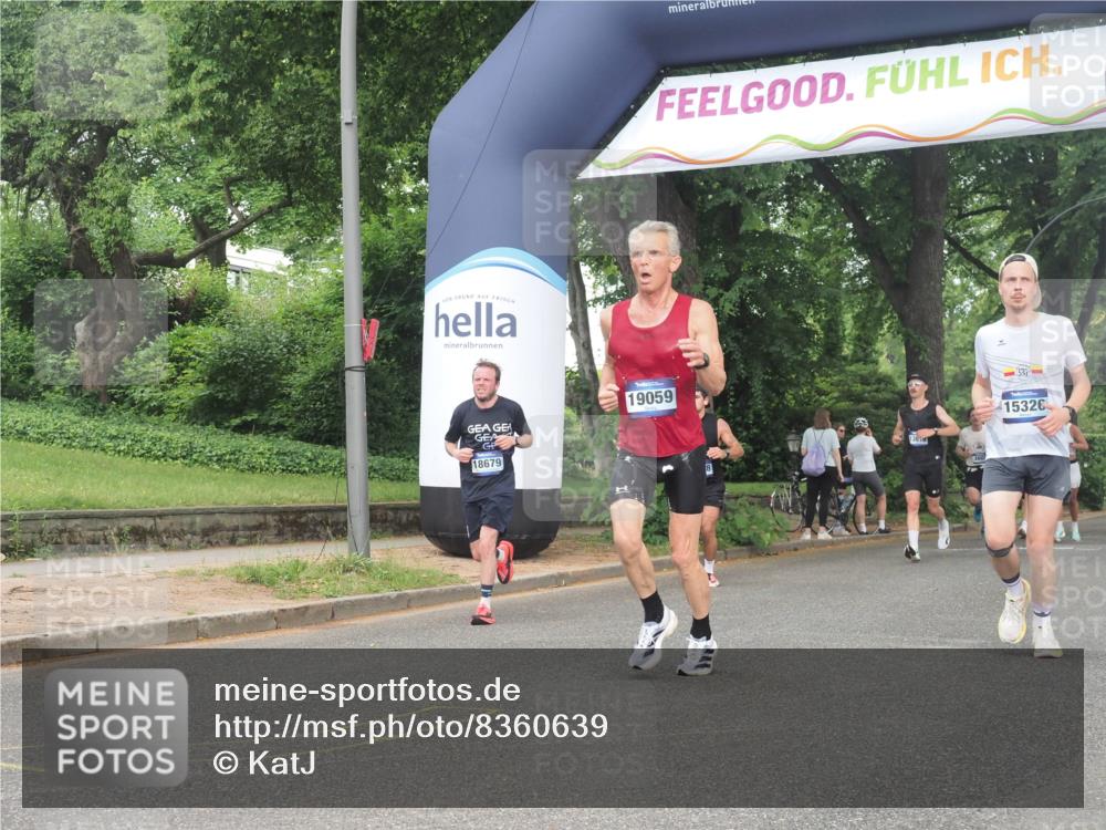 29.06.2025 - hella hamburg halbmarathon KatJ http://msf.ph/oto/8360639 29.06.2025 10:22:26 Zwischen KM18-KM19 2879 meine-sportfotos.de