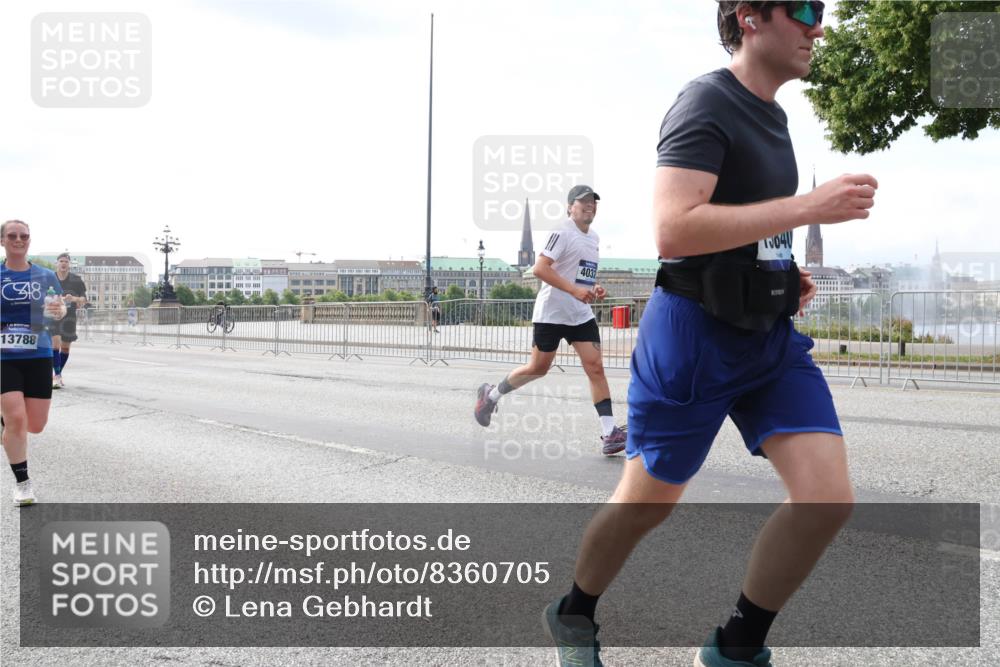29.06.2025 - hella hamburg halbmarathon Lena Gebhardt http://msf.ph/oto/8360705 29.06.2025 10:14:09 Lombardsbrücke 48, 4032, 10040, 13788, 1131, 1194, 1480, 1890, 2359, 2987, 3939, 4001, 4032, 4962, 5631, 5719, 6028, 6083, 6089, 6287, 6366, 6710, 7209, 7442, 7462, 7840, 7991, 8001, 8057, 8409, 8673, 8892, 9631, 9845, 9886, 10442, 10443, 10977, 11441, 11987, 12313, 12467, 12797, 12938, 13237, 13285, 13788, 14488, 15085, 15482, 15721, 15722, 15840, 16126, 17439, 17985, 18041, 18236, 18239 meine-sportfotos.de
