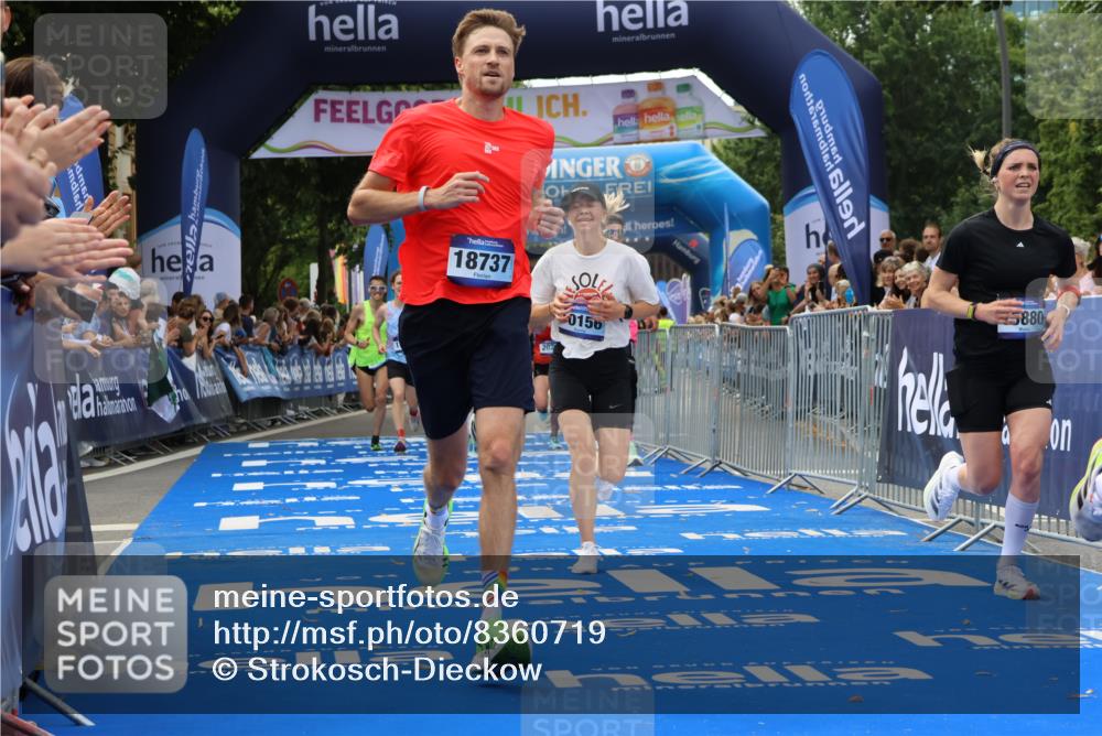 29.06.2025 - hella hamburg halbmarathon Strokosch-Dieckow http://msf.ph/oto/8360719 29.06.2025 10:29:25 Ziel 2021, 2075, 2180, 8784, 8975, 9137, 9571, 10156, 10790, 12234, 13838, 14164, 15880, 16118, 17197, 18737, 19203 meine-sportfotos.de
