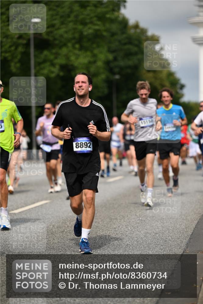 29.06.2025 - hella hamburg halbmarathon Dr. Thomas Lammeyer http://msf.ph/oto/8360734 29.06.2025 10:18:54 Kennedybrücke 1296, 1379, 1524, 1575, 1728, 1745, 2046, 2281, 2690, 3454, 3507, 3509, 3650, 3691, 4495, 4641, 5608, 5800, 5981, 6181, 6317, 6710, 6724, 7195, 7439, 7446, 7447, 7881, 8239, 8256, 8275, 8522, 8563, 8755, 8854, 8892, 9709, 9911, 9975, 10589, 10717, 10858, 11271 meine-sportfotos.de